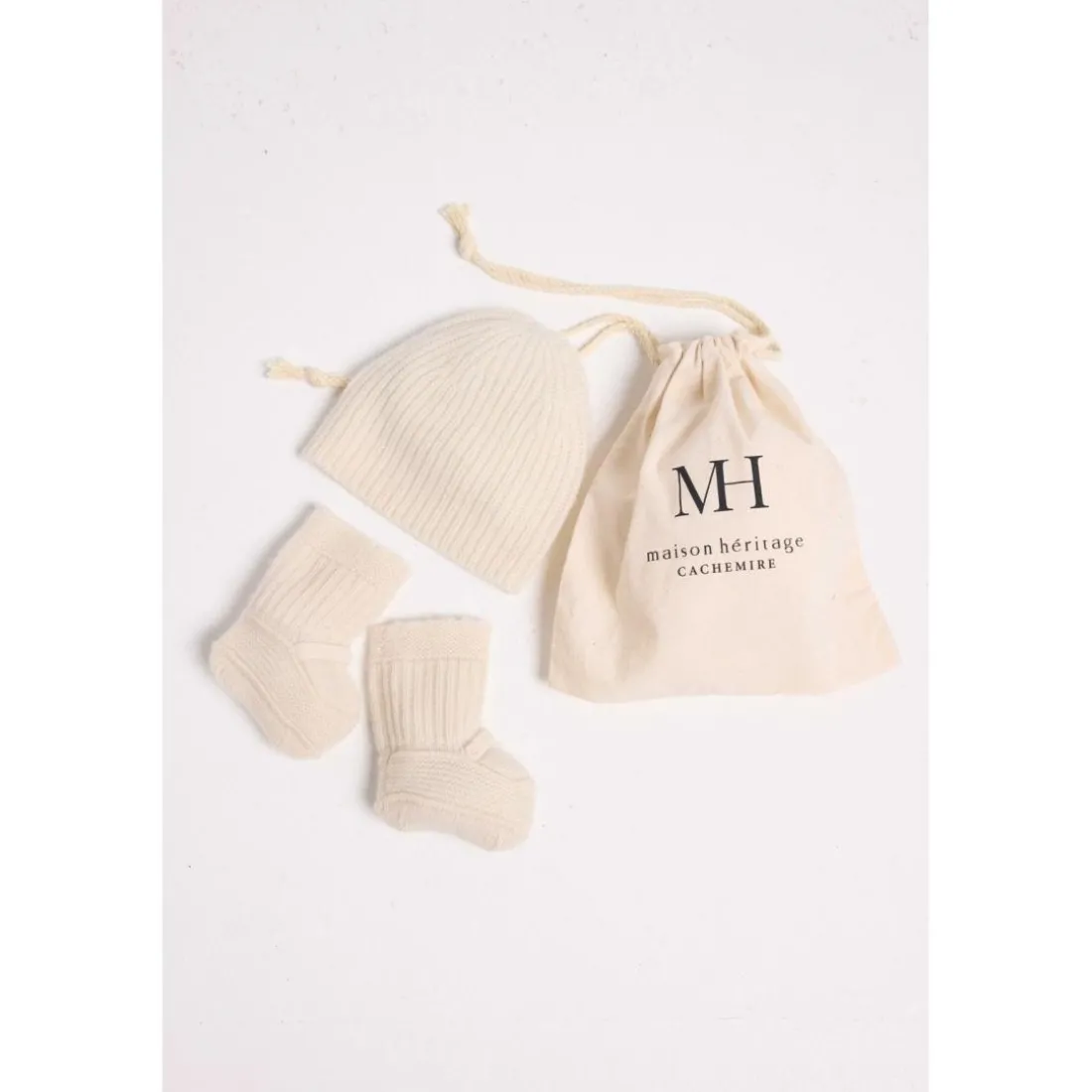 Bebepack bonnet et chaussons New born Pack/CAMILLE CHARLIE en cachemire blanc