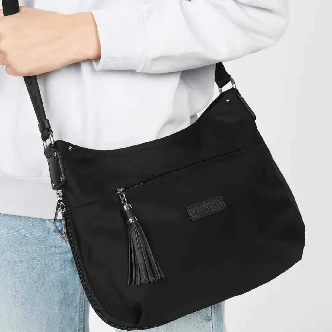 Besace Noire Zippée BASIC POMPON - Lancaster en tissu