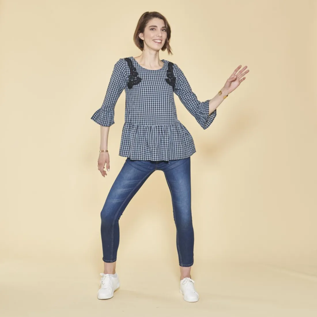 Blouse à carreaux manches 3/4 guipure et volants femme - Carreaux Bleu en coton