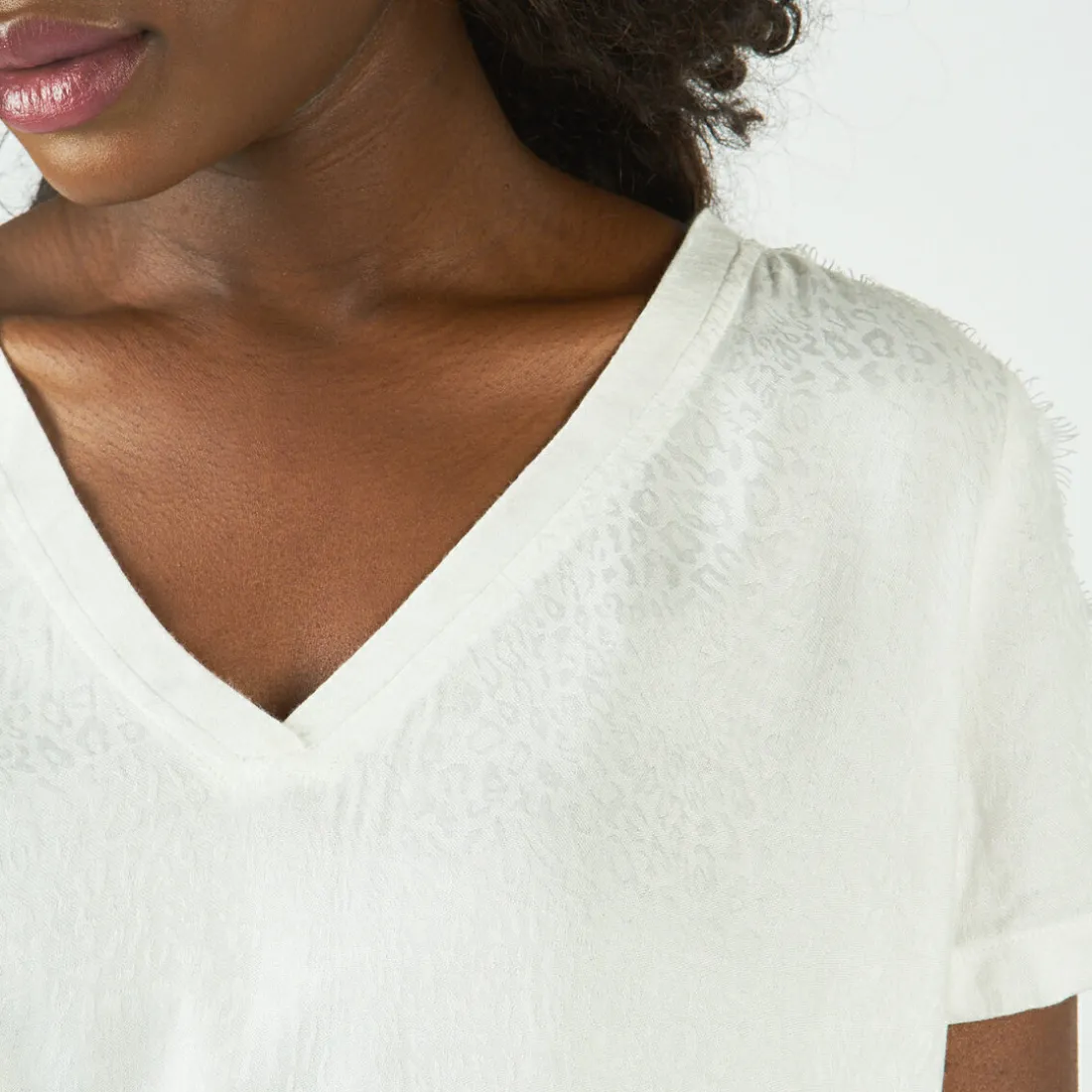 Blouse manches courtes col V détail dentelle Donna en viscose