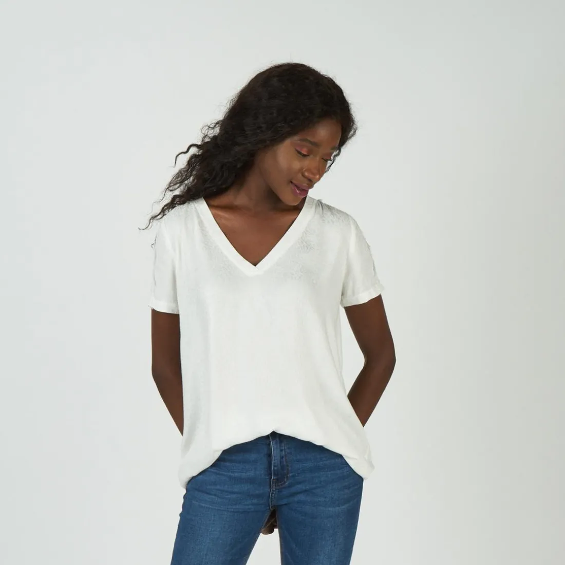 Blouse manches courtes col V détail dentelle Donna en viscose