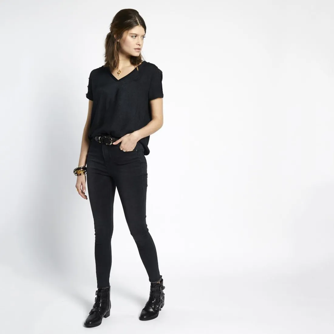 Blouse manches courtes col V détail dentelle Donna noir en viscose