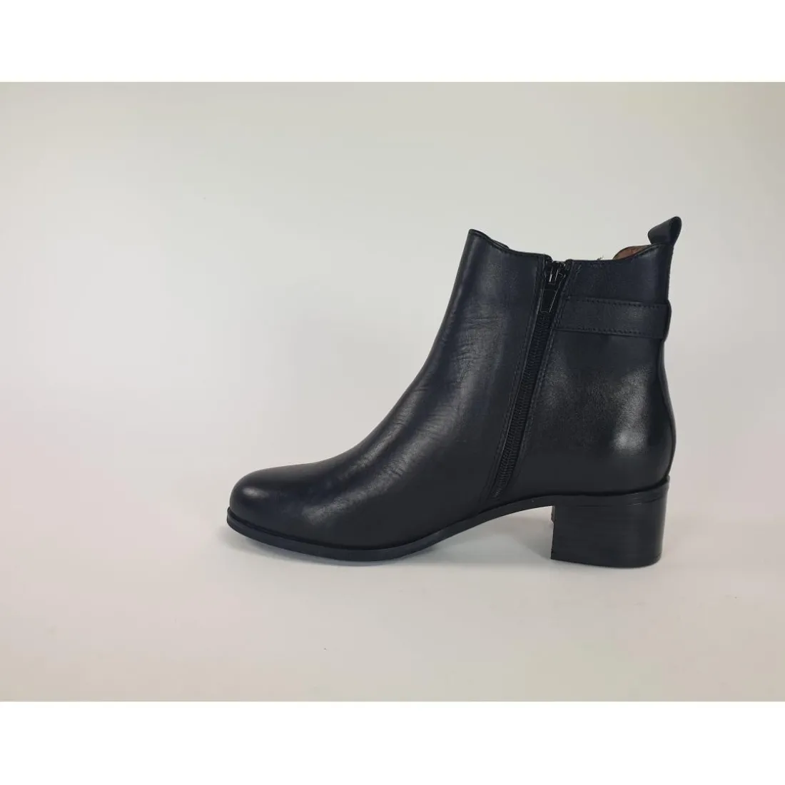 Boots femme en cuir NOIR à talon