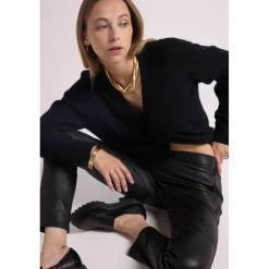 Boyfriend cardigan col V LEA en cachemire noir