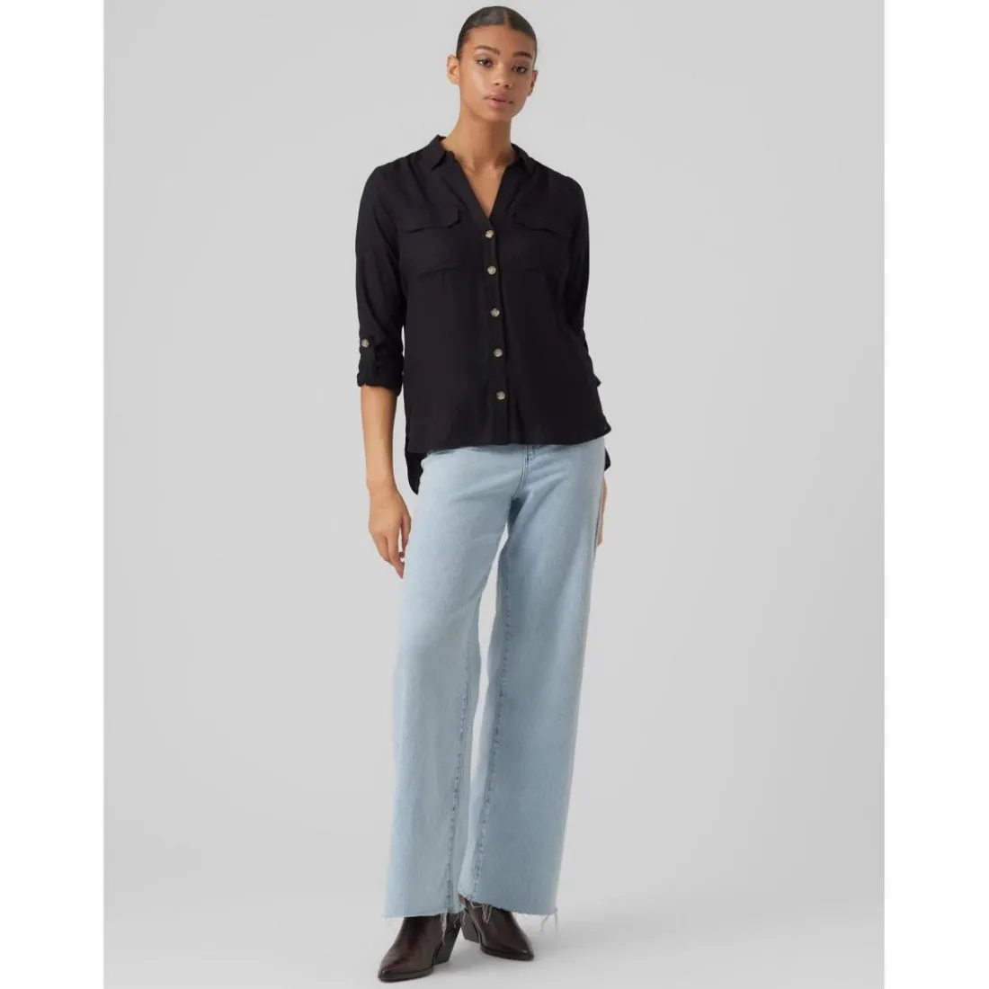 Chemise Regular Fit Col chemise Manches longues Longueur regular noir en viscose Yas