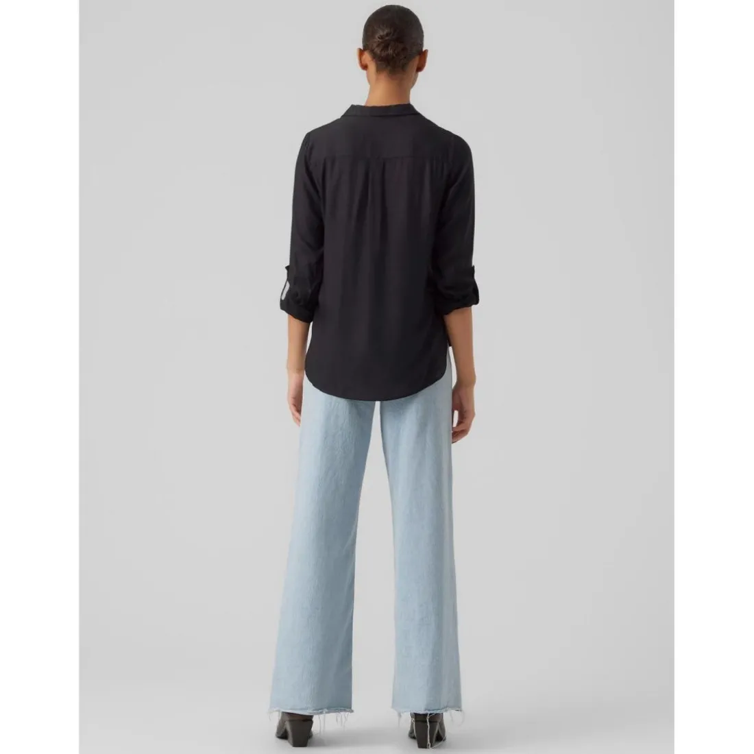 Chemise Regular Fit Col chemise Manches longues Longueur regular noir en viscose Yas