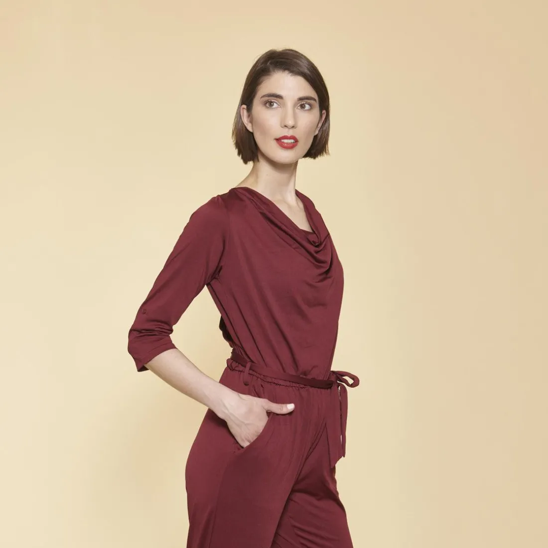 Combinaison manches 3/4 taille élastique dos en V femme - Rouge Grenat