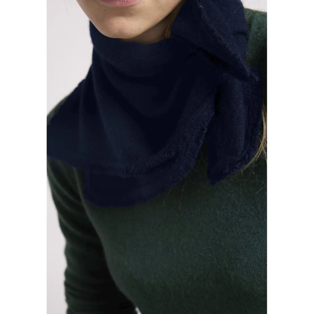 Echarpe carree franges unisexe IRMA en cachemire bleu marine
