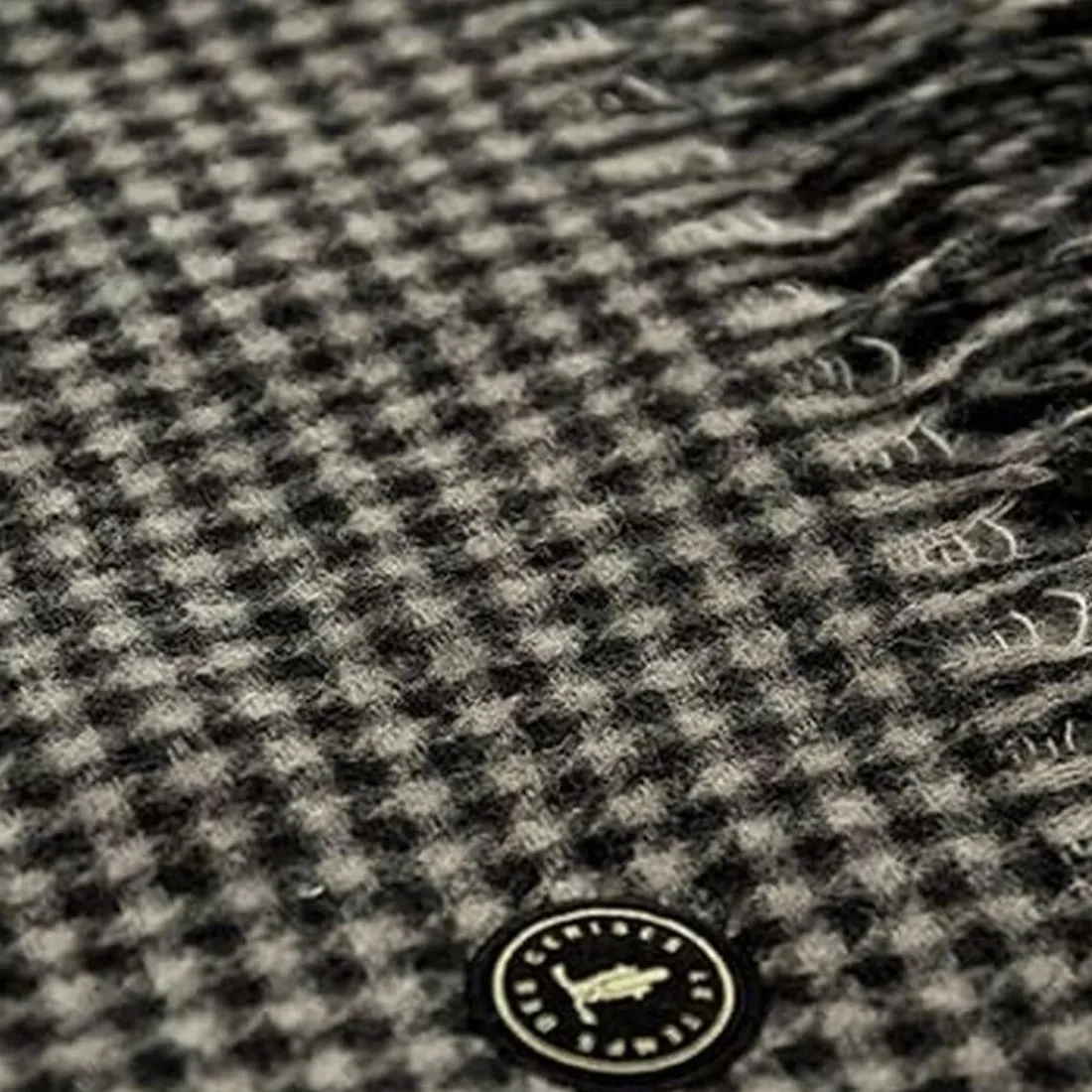 Foulard NESSA noir en cachemire Joey