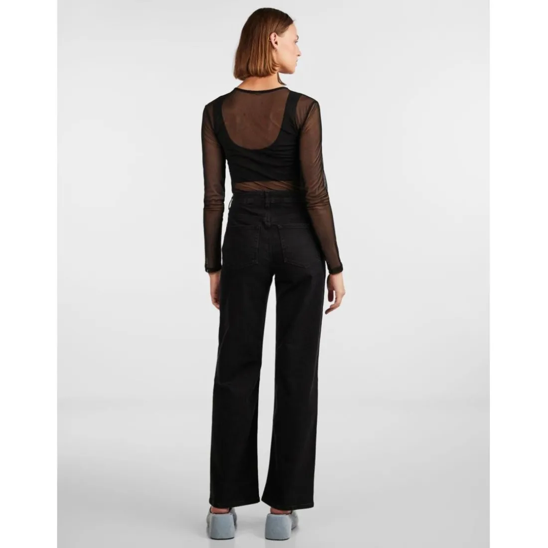 Jean à coupe large Holly noir en coton Kara