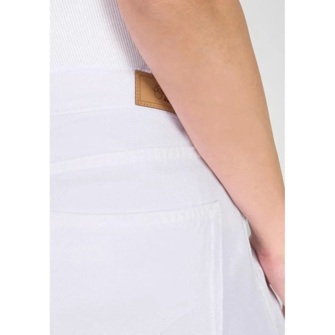 Jeans flare, très évasé , longueur 34 blanc Queen