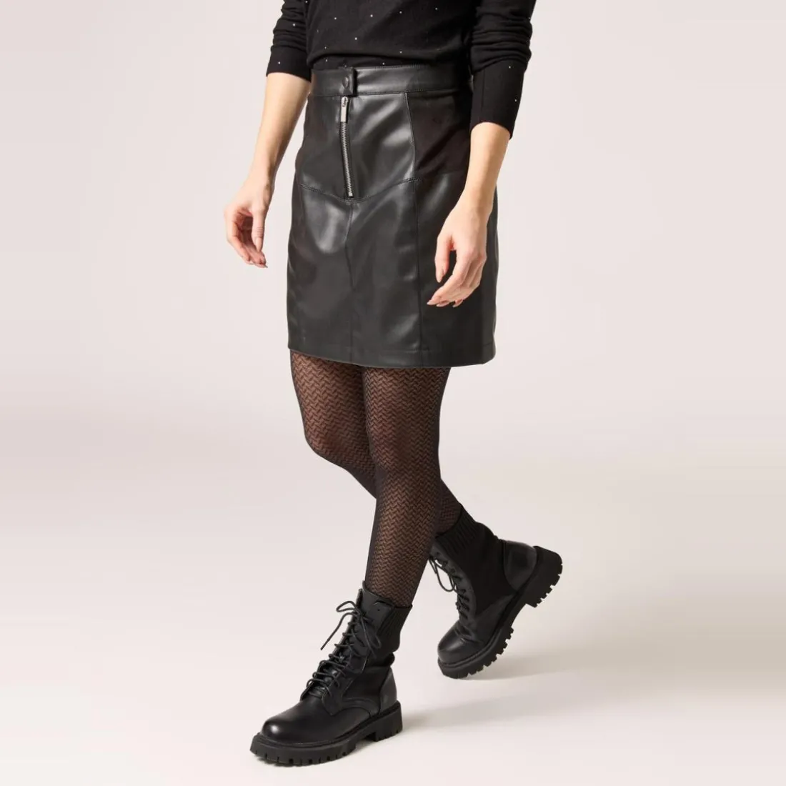 Jupe courte droite noir en simili