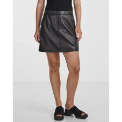 Jupe en cuir noir