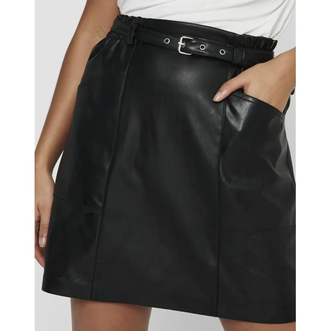Jupe en simili-cuir noir Vera