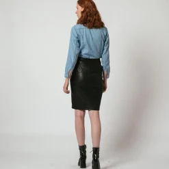 Jupe midi boutonnée en simili Judy