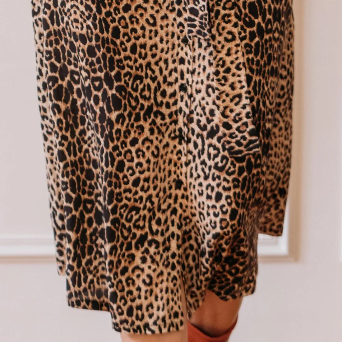 Jupe mi-longue boutonnée devant léopard Beige en viscose