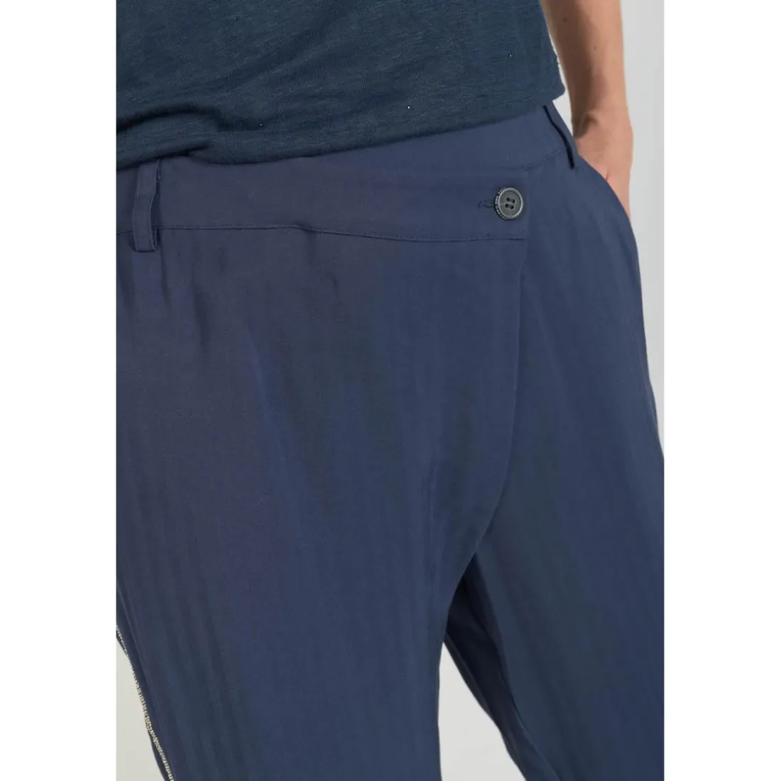 Pantalon carotte REYDEL bleu en viscose