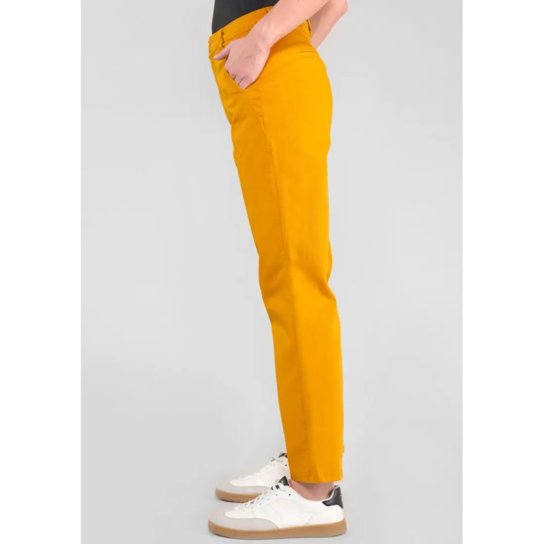Pantalon chino ERLE jaune Ione