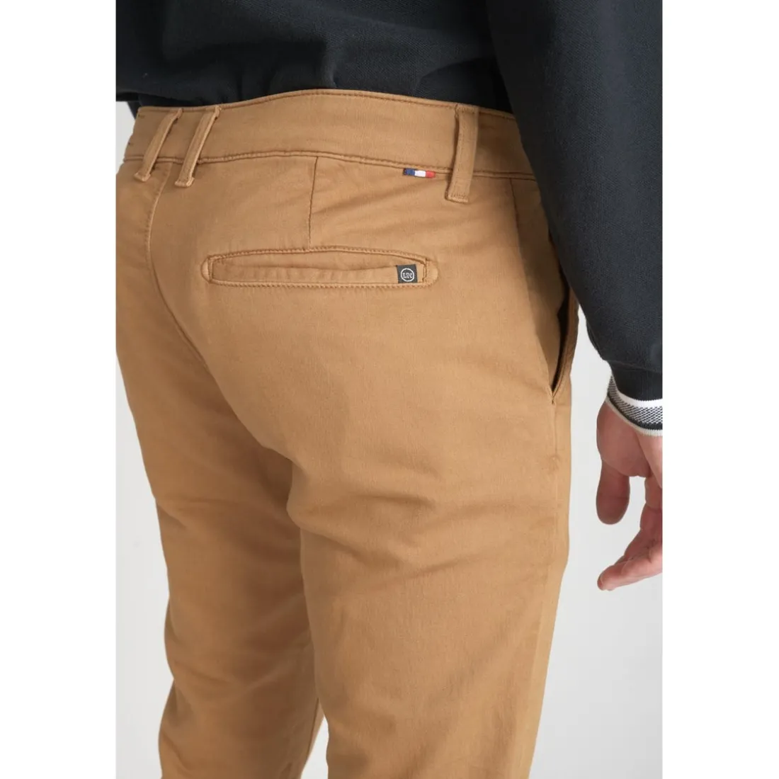 Pantalon chino Jogg Kurt camel blanc en coton