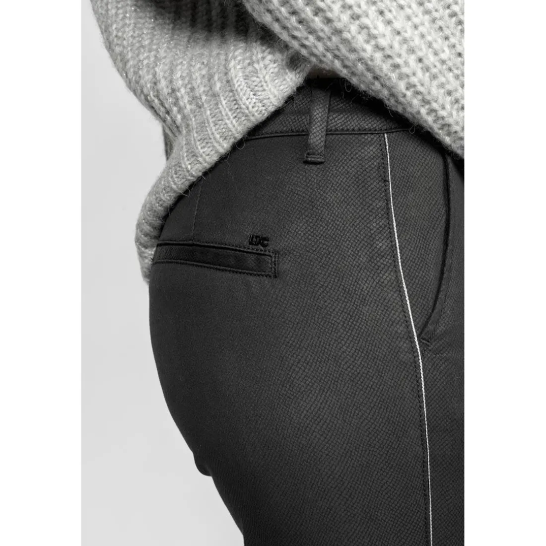Pantalon chino NAJA noir en coton