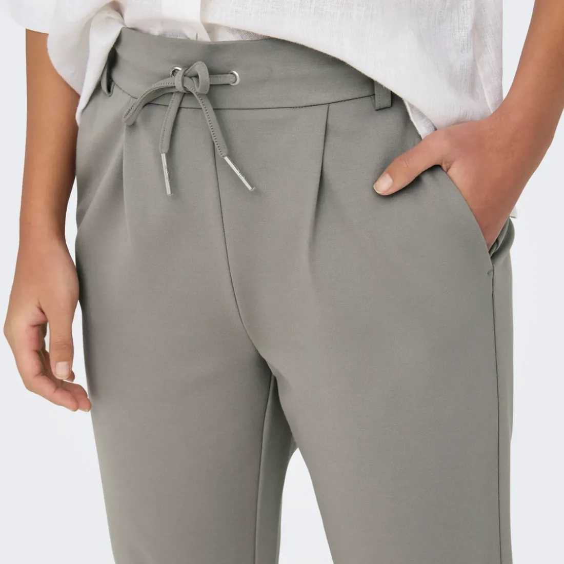 Pantalon decontracté ONLPOPTRASH - Gris en viscose Aria