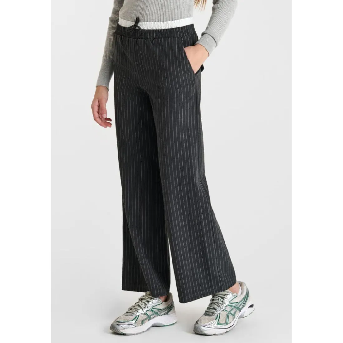Pantalon droite IONAGI gris Sam
