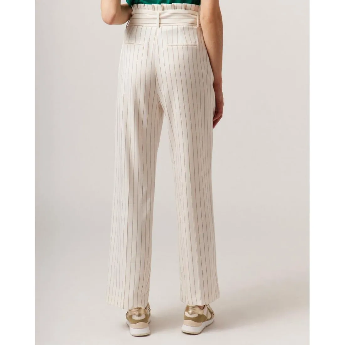 Pantalon large rayé avec ceinture écru en viscose