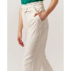 Pantalon large rayé avec ceinture écru en viscose