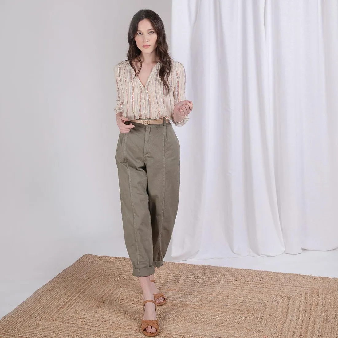 Pantalon twill carotte avec ceinture Luna en coton kaki