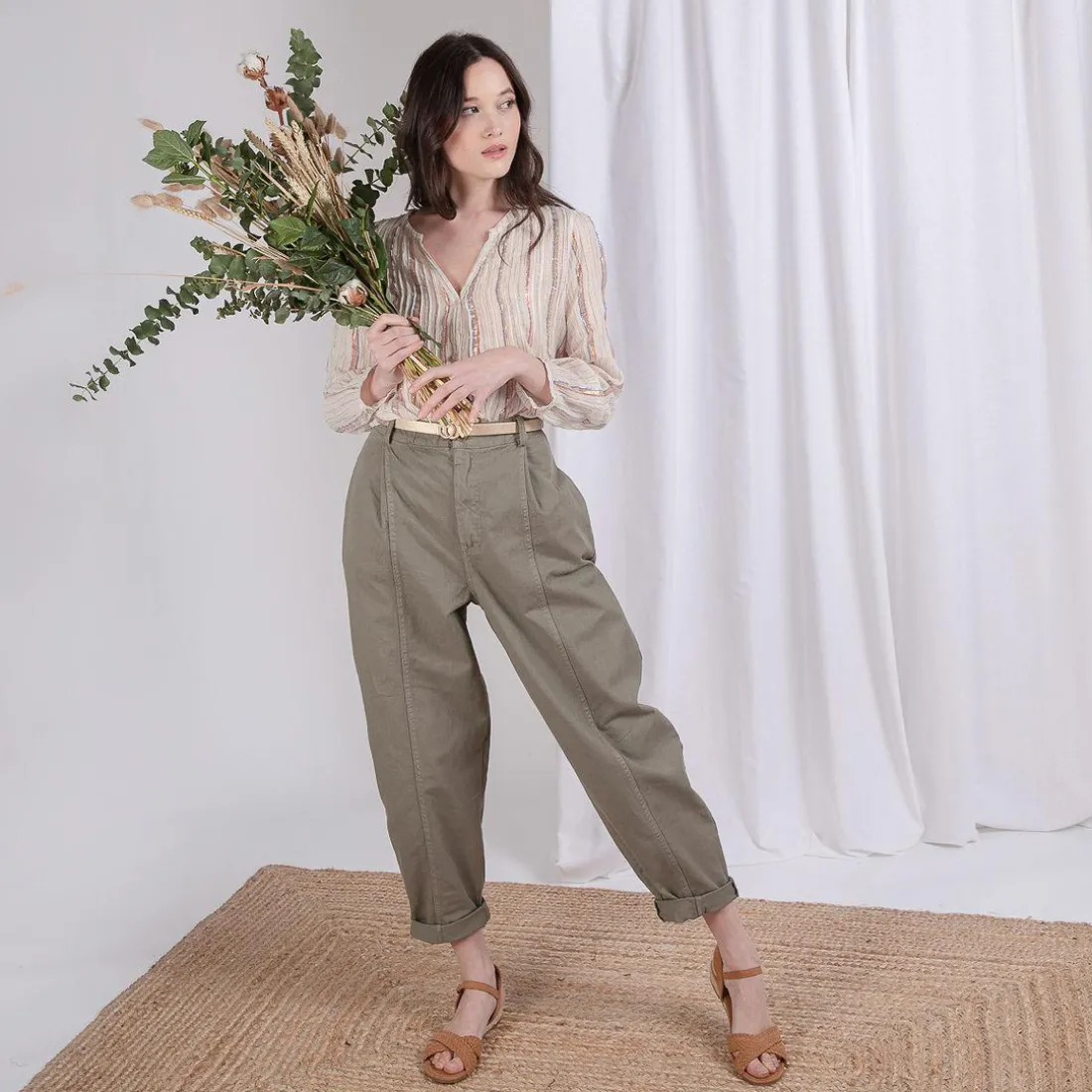 Pantalon twill carotte avec ceinture Luna en coton kaki