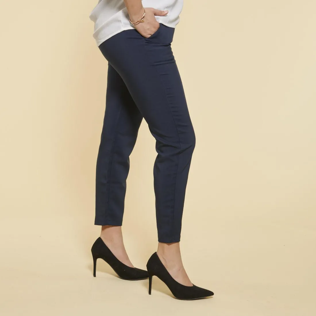 Pantalon uni poches et pinces femme - Bleu Marine