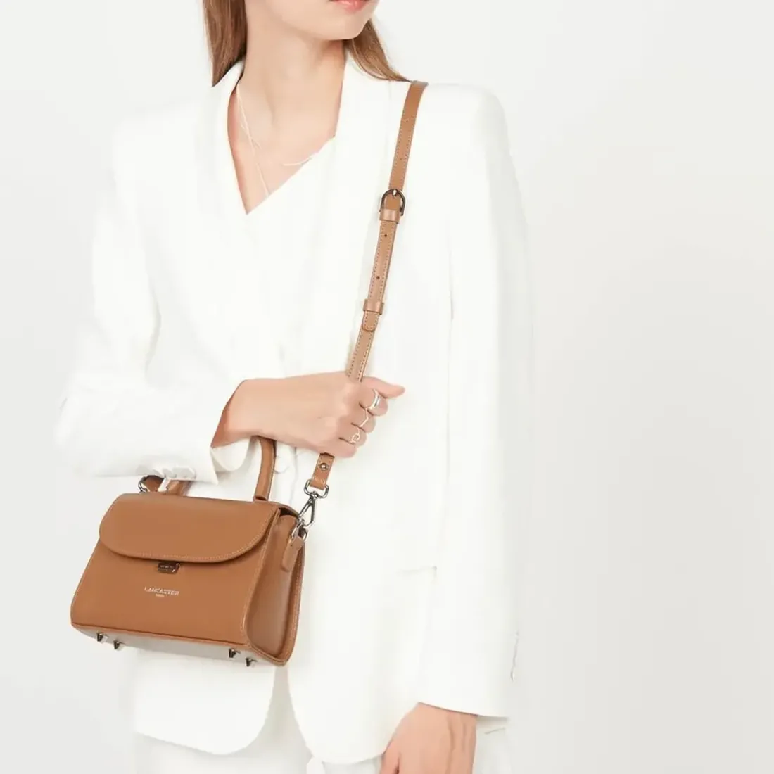 Petit sac à main en cuir camel Suave Even