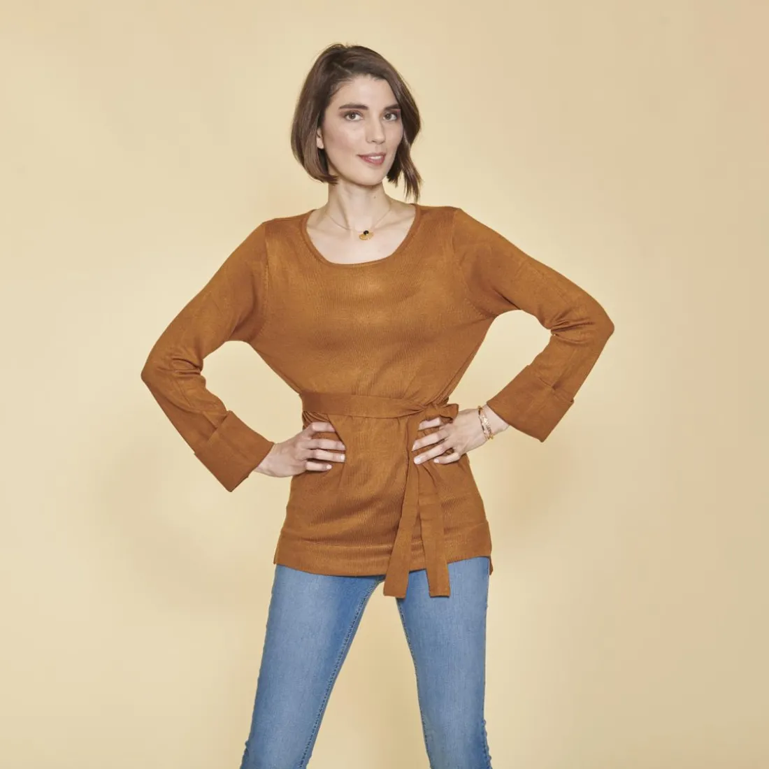 Pull asymétrique col bateau manches longues et ceinture femme - Marron en viscose