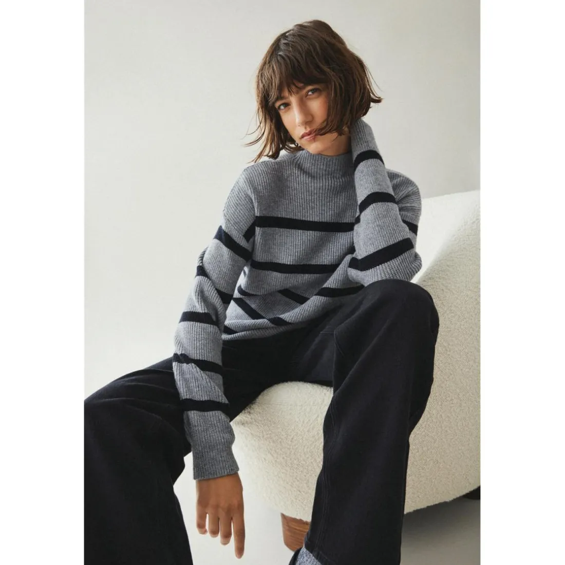 Pull col haut gris