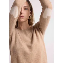 Pull col rond coudes cœurs ZAIME en cachemire new beige creme et coeurs blanc