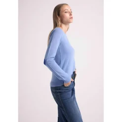 Pull col rond coudes cœurs femme ZAIME en cachemire bleu ciel et cœurs bleu roi