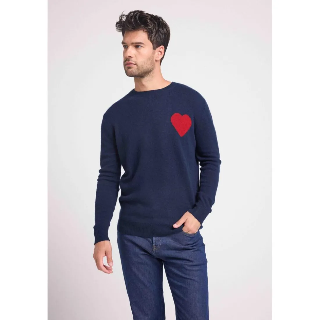 Pull col rond love heritage homme ZEMIR en cachemire bleu marine cœur rouge