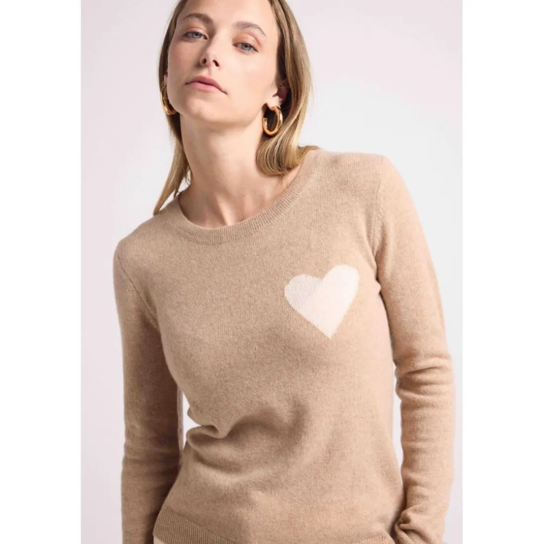 Pull col rond love heritage ZAPHIRA en cachemire new beige creme et cœur blanc