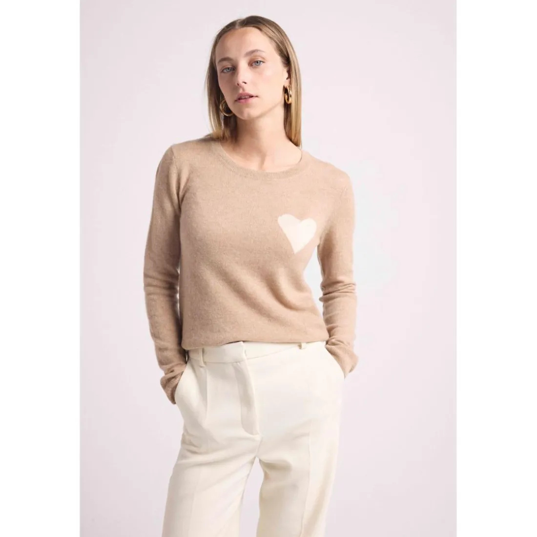 Pull col rond love heritage ZAPHIRA en cachemire new beige creme et cœur blanc