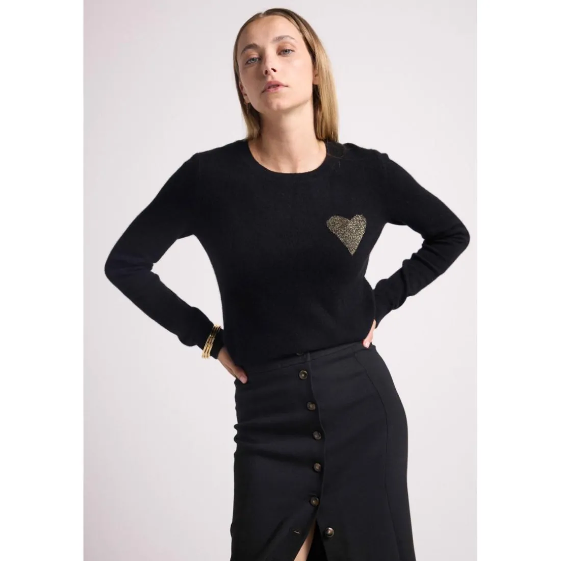 Pull col rond love heritage ZAPHIRA en cachemire noir et cœur dore