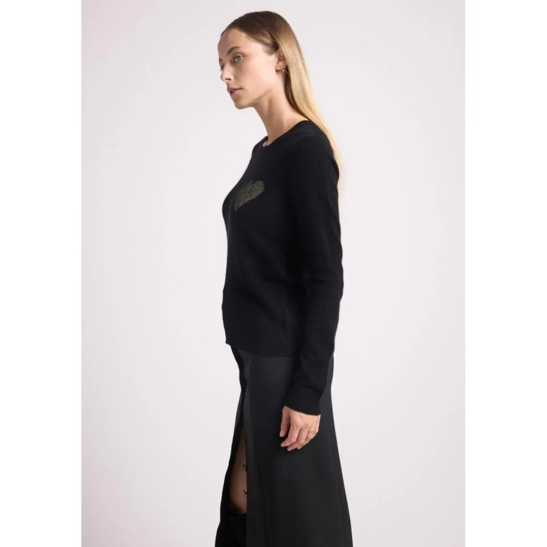 Pull col rond love heritage ZAPHIRA en cachemire noir et cœur dore