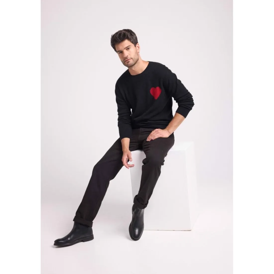 Pull col rond love heritage homme ZEMIR en cachemire noir cœur rouge