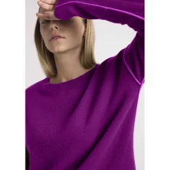 Pull col rond oversize couture contrastees GIORGIA en cachemire plum et liseret violet