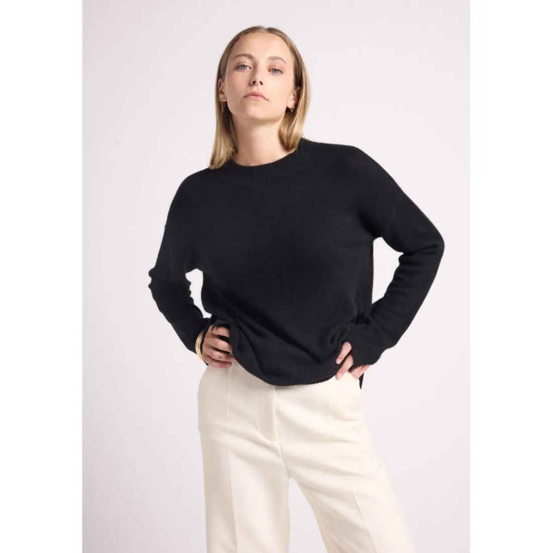 Pull col rond oversize ROMY en cachemire noir