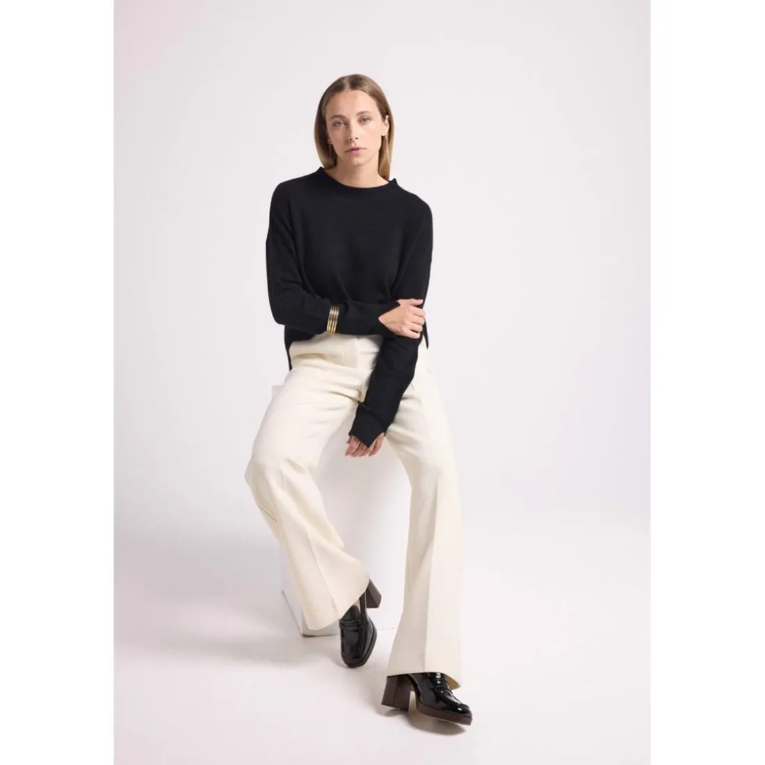 Pull col rond oversize ROMY en cachemire noir