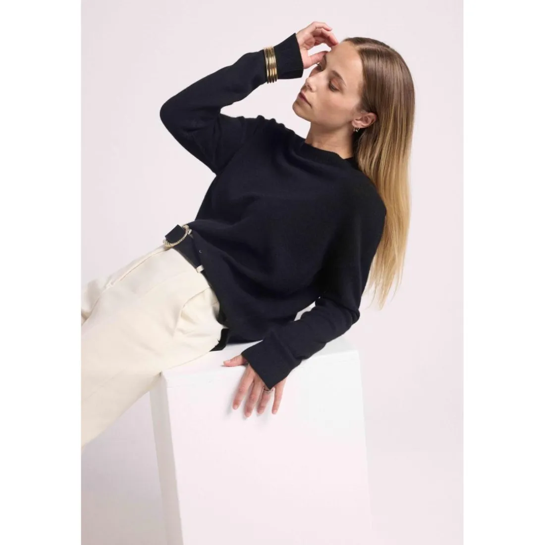 Pull col rond oversize ROMY en cachemire noir