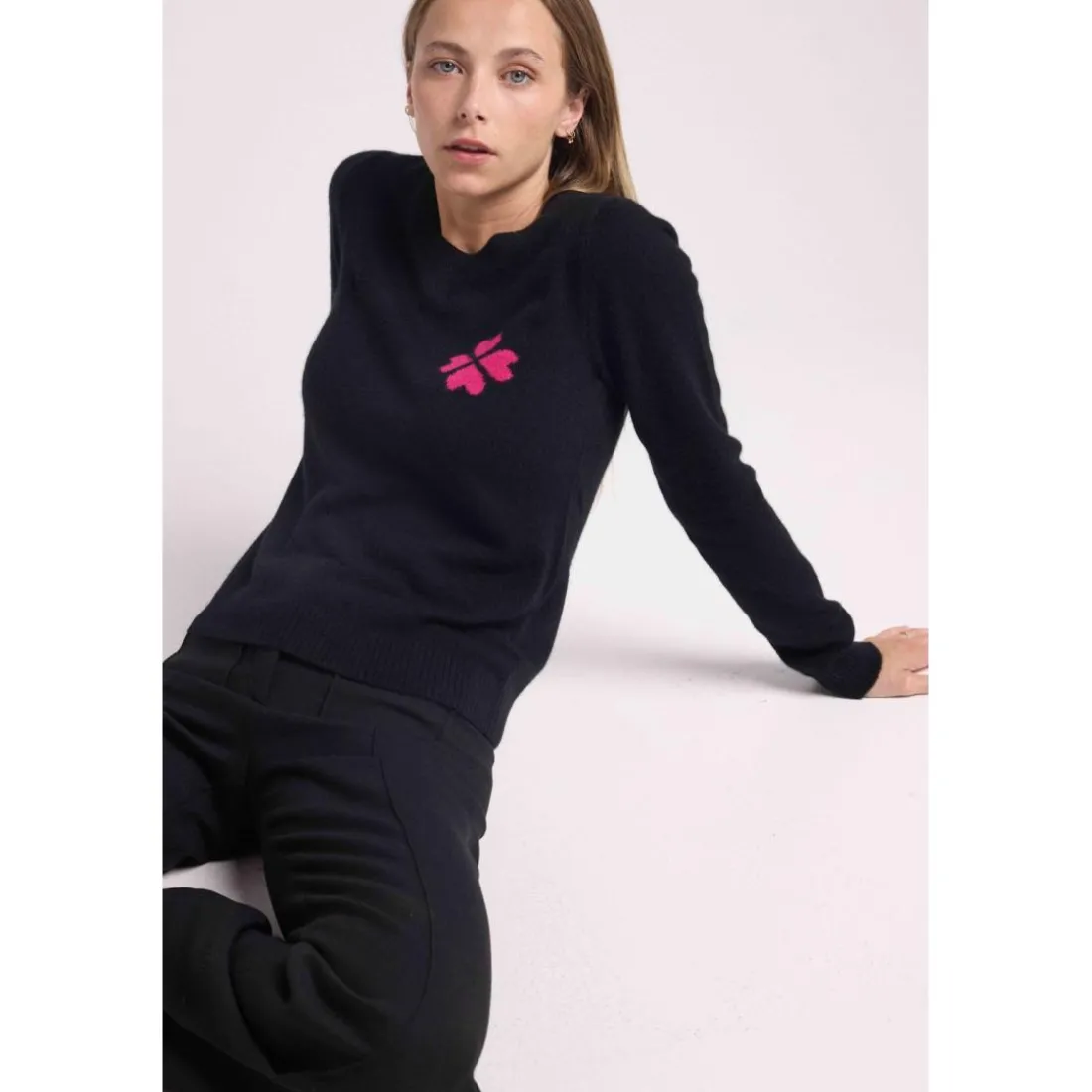 Pull col rond trefle en cœurs LUCKY en cachemire noir