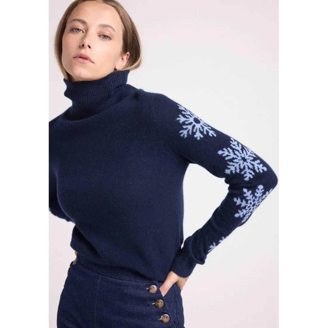Pull col roule flocons FLOCON en cachemire bleu marine et flocon bleu ciel