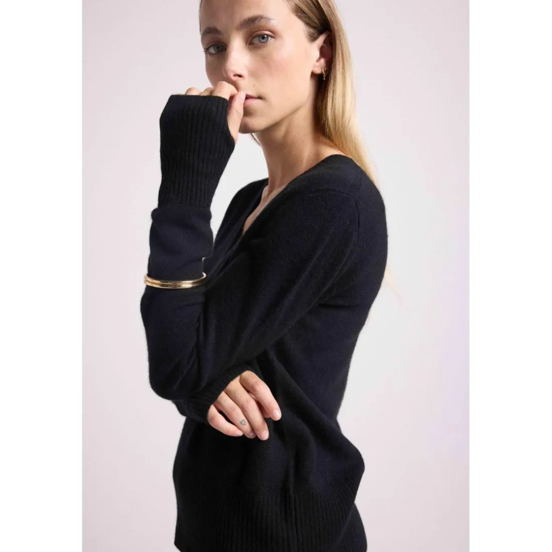Pull col V manches mitaines ANNA en cachemire noir