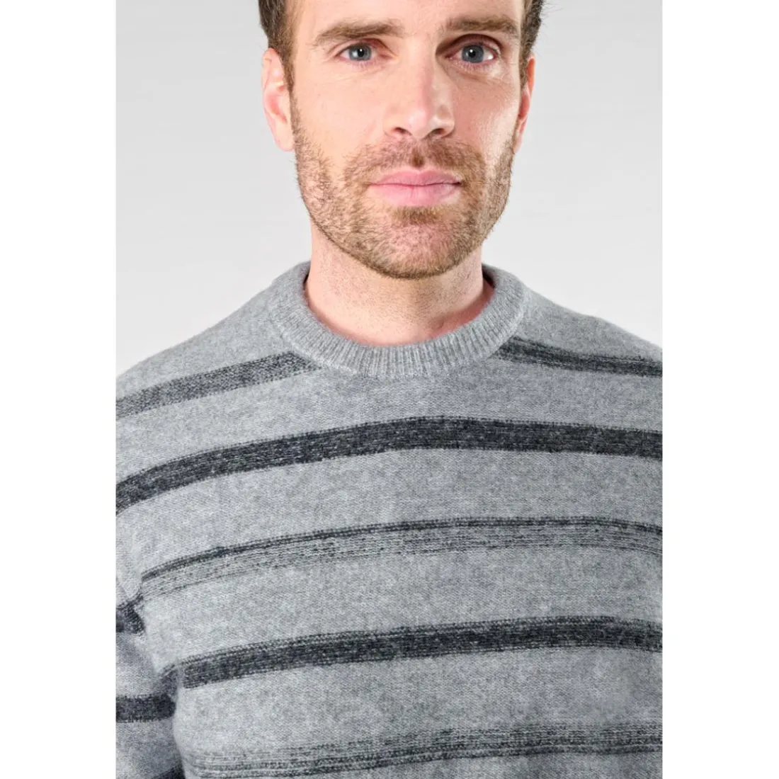 Pull DUNITE gris Uz